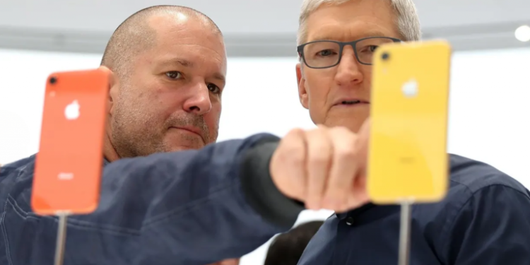 Parceria de Jony Ive com OpenAI É Mais um Alerta Importante para o Complicado Momento da Apple